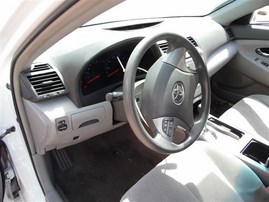 2010 TOYOTA CAMRY LE WHITE 2.5 AT Z20079